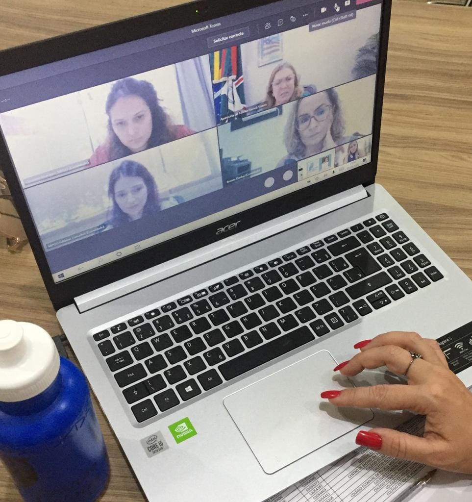 curso on-line da Seduc na tela do computador