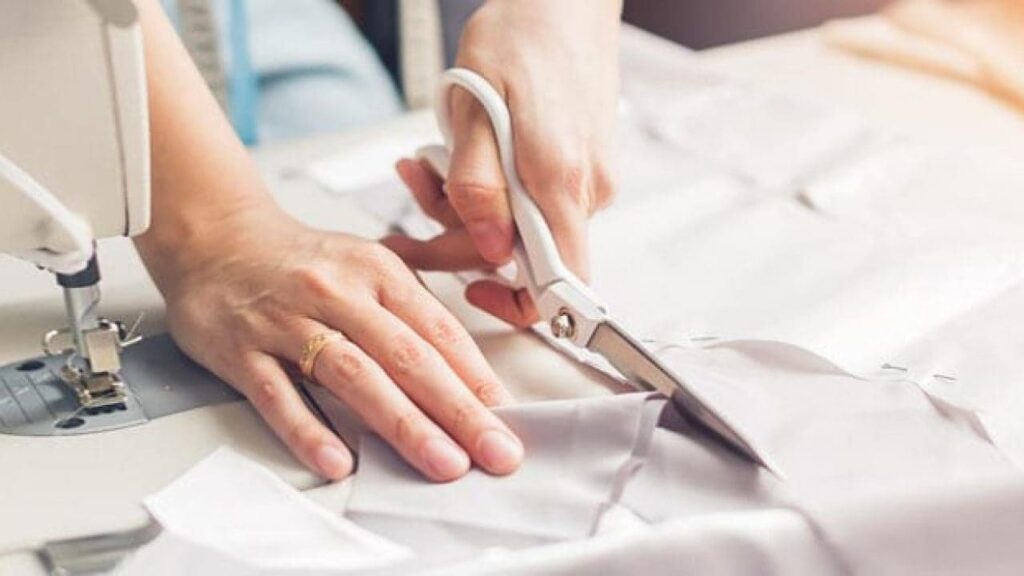 CURSO CORTE E COSTURA