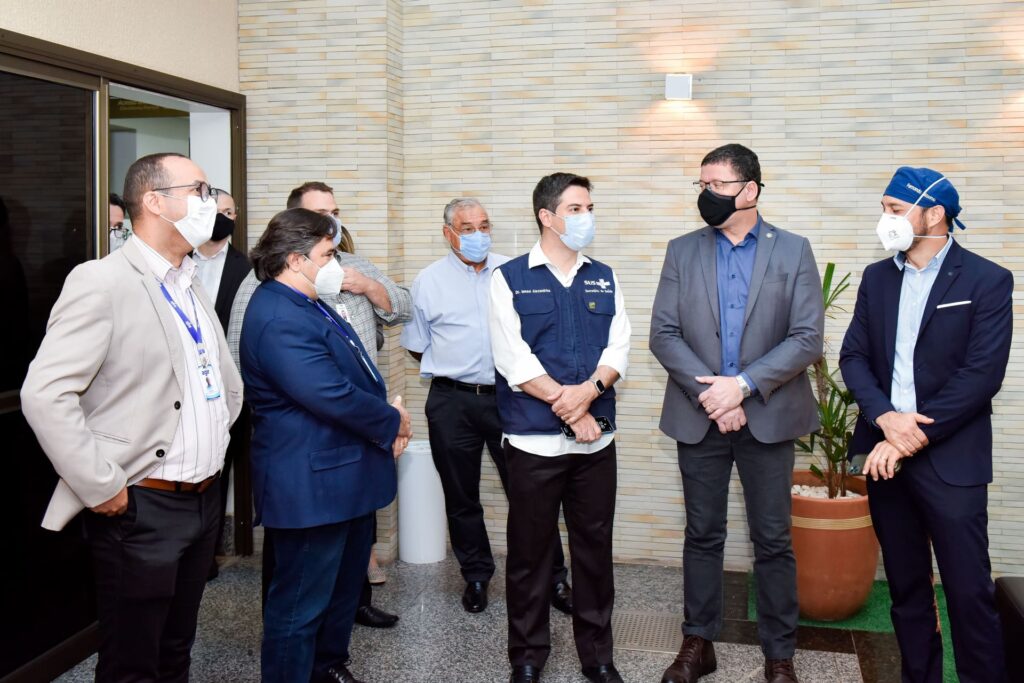 Secretário Ismael Alexandrino recebe visita de comitiva de Rondônia ao Hugol