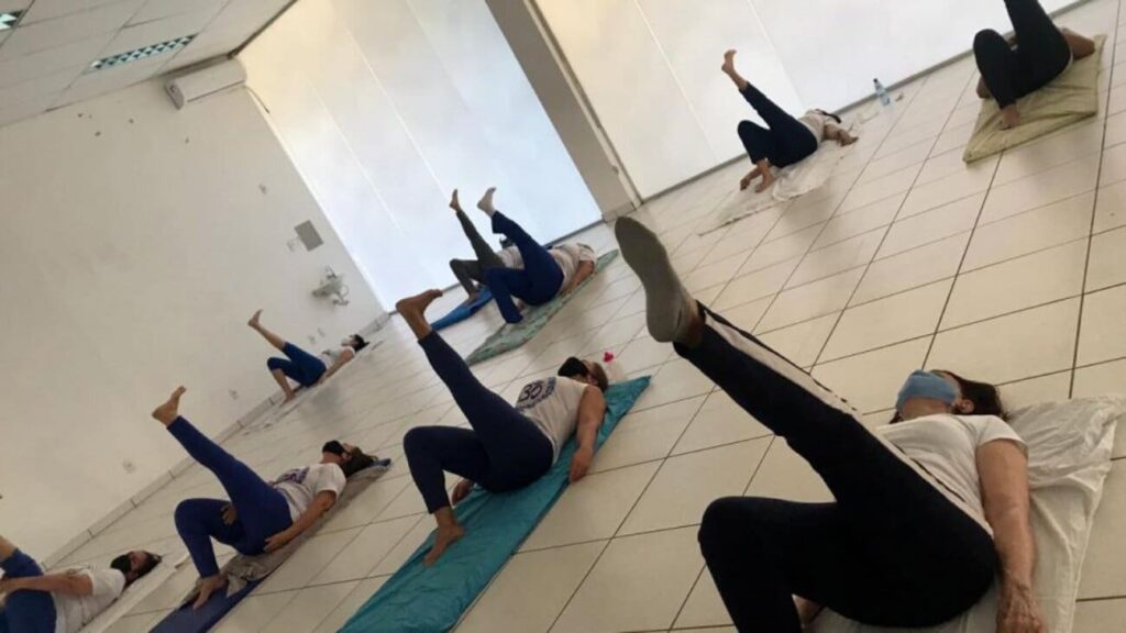 AULA DE YOGA