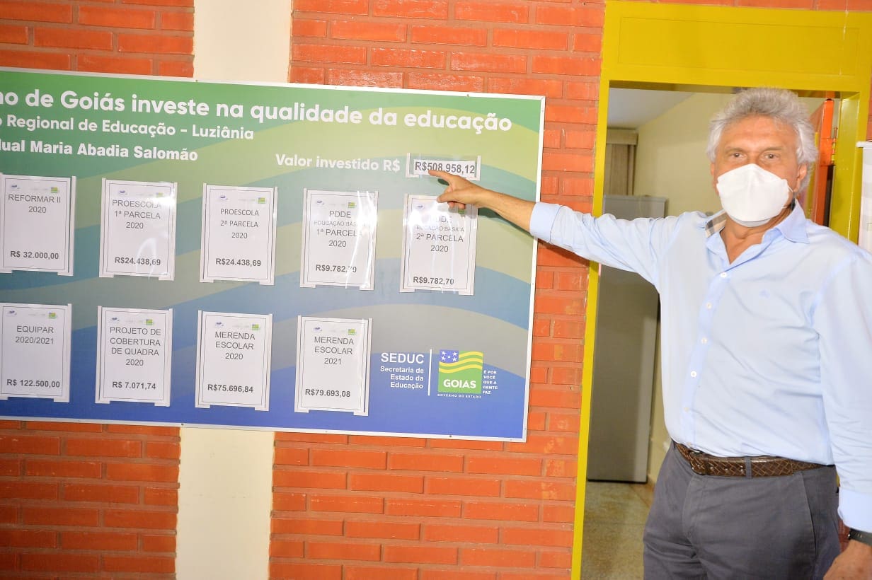 Educação-Caiado mostra valores investidos 