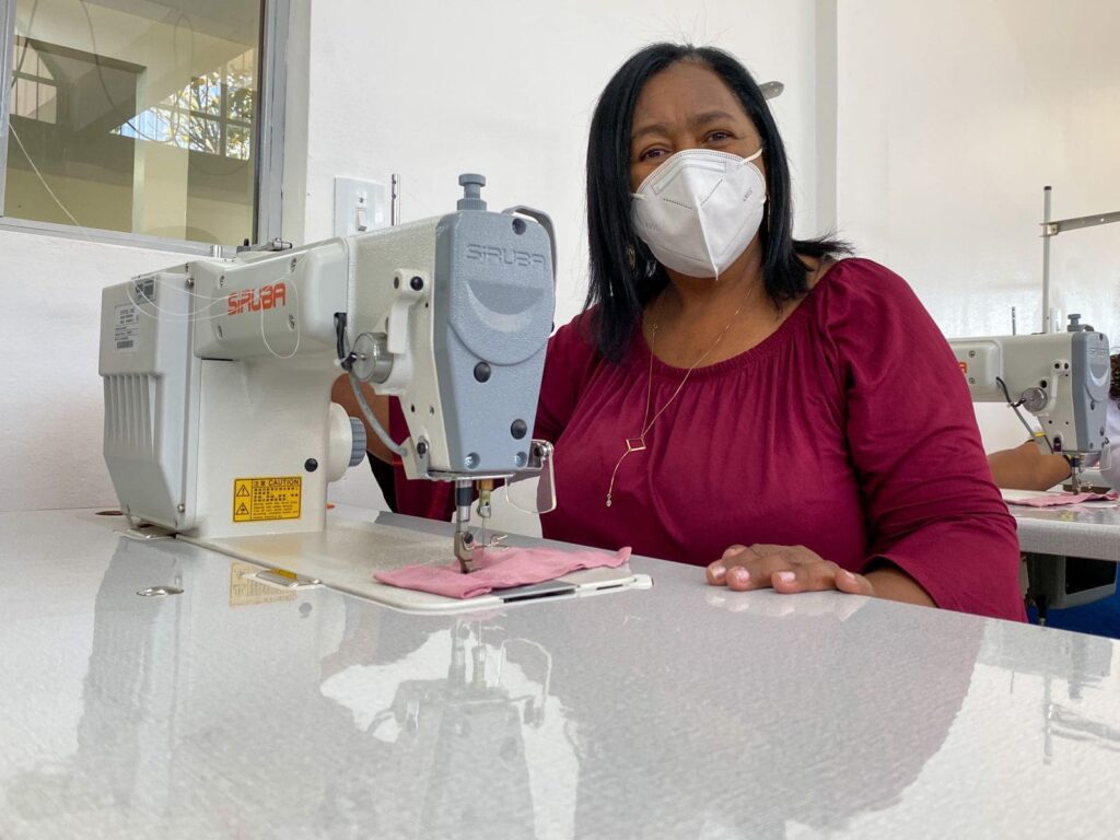 Cremilda Soares de Souza, de 56 anos, é uma das selecionadas para o curso de Corte e Costura