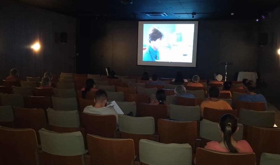 exibição de filme no HGG