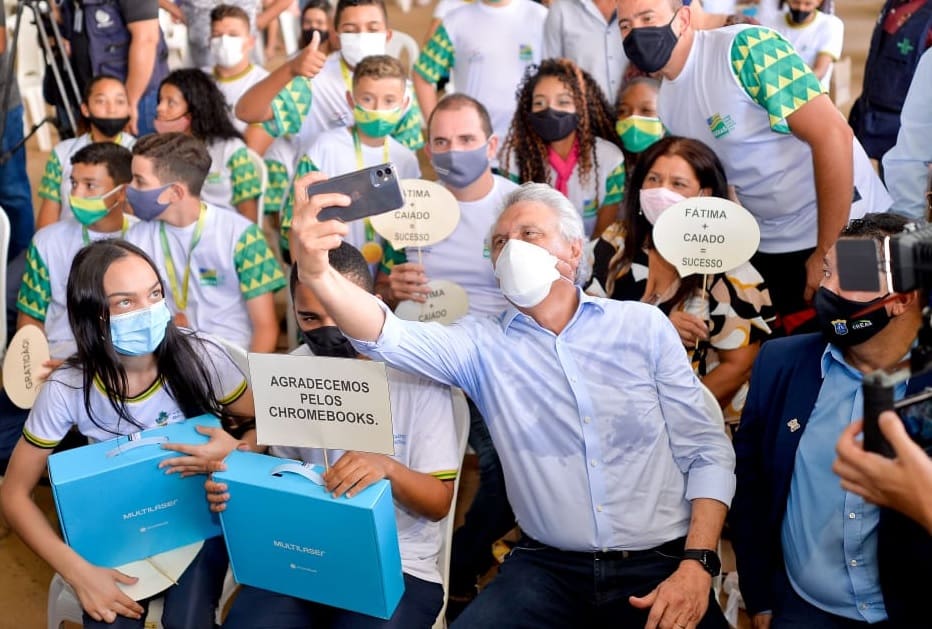 CAIADO-CHROMEBOOKS 1