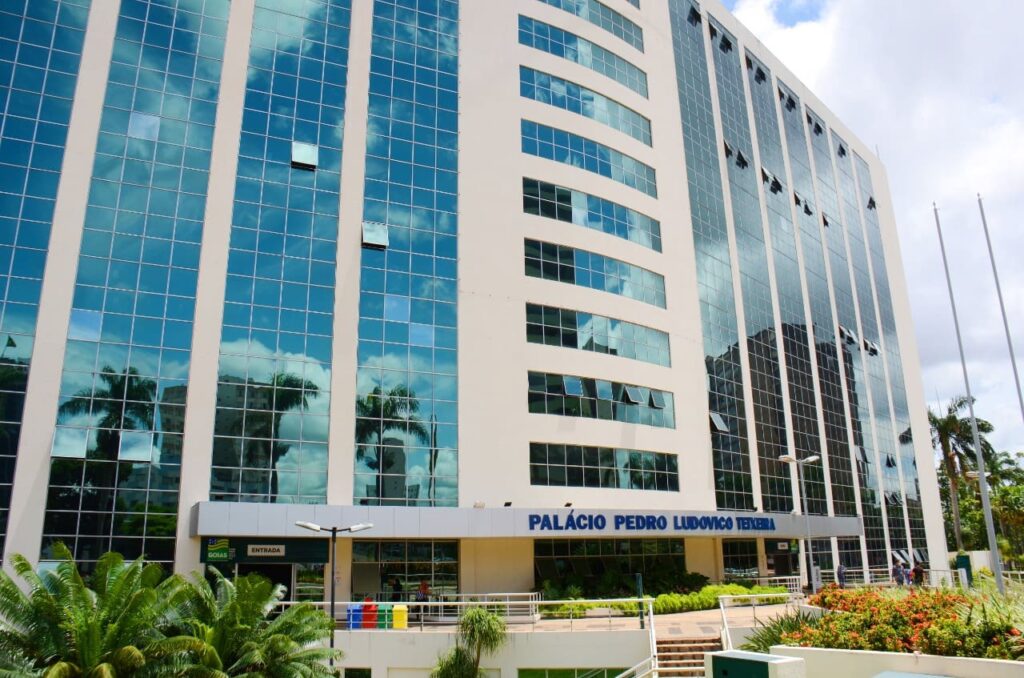 Sancionada lei que autoriza empréstimo de US$ 90 milhões para modernização fiscal - Fachada do Palácio Pedro Ludovico Teixeira