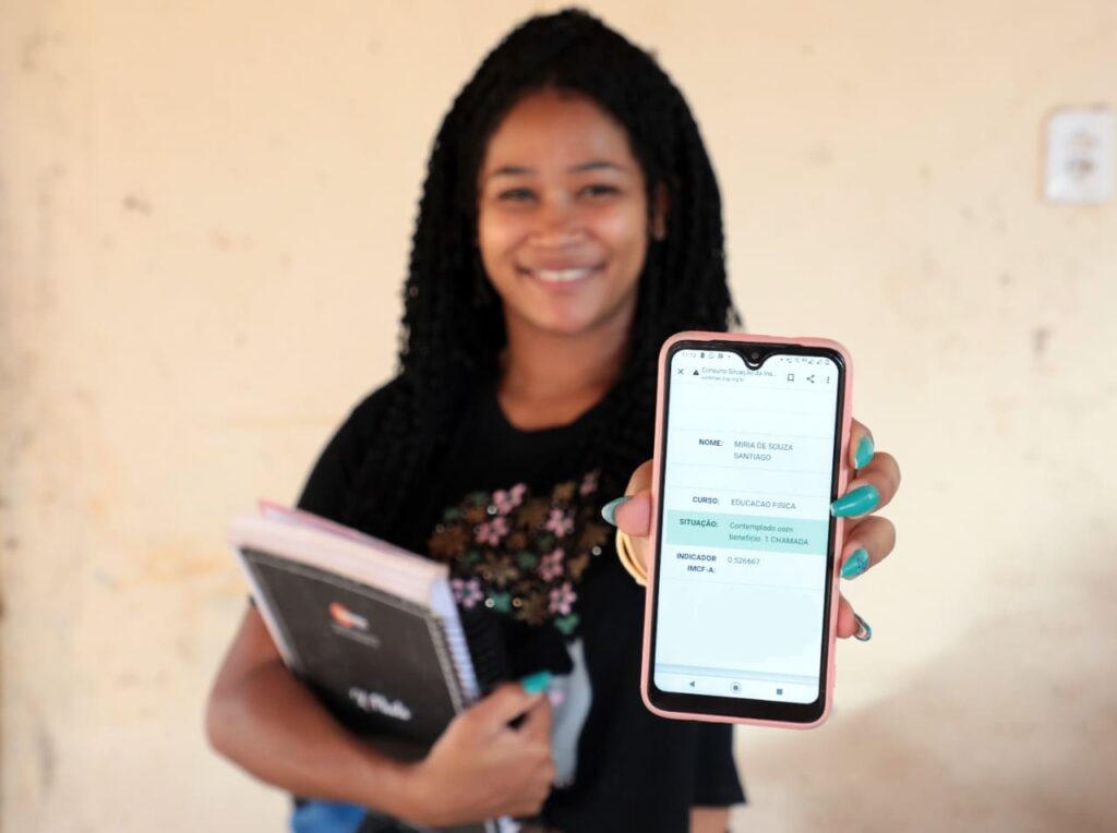 OVG oficializa inclusão de mais 5 mil estudantes no ProBem