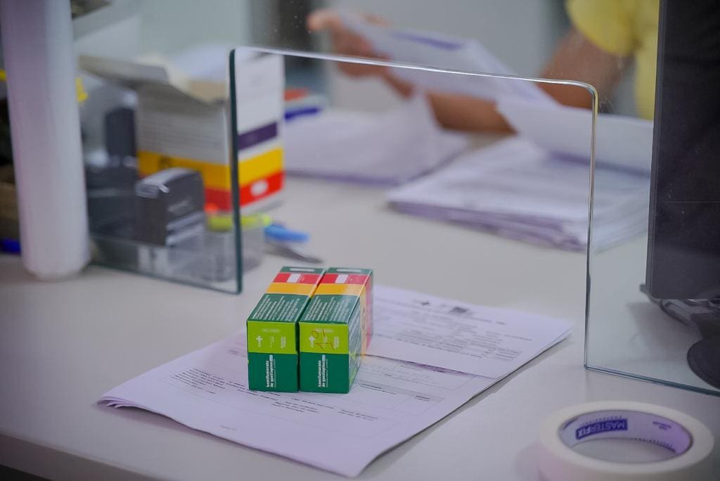 medicamentos sendo retirados no Juarez Barbosa