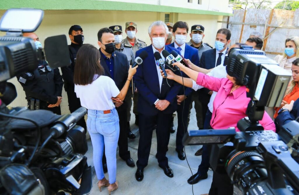 Governador Ronaldo Caiado em coletiva de imprensa sobre atos antidemocráticos no DF.