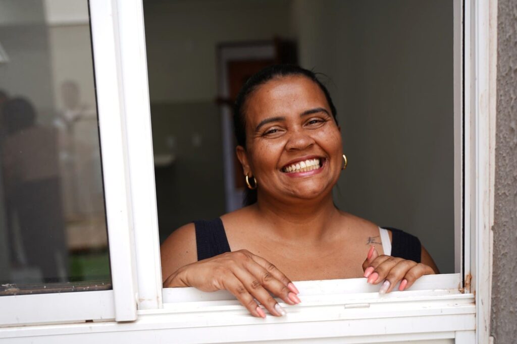 Em Aparecida de Goiânia, Agehab oficializa entrega de 300 apartamentos