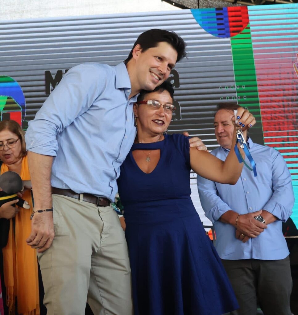 Em Aparecida de Goiânia, Agehab oficializa entrega de 300 apartamentos