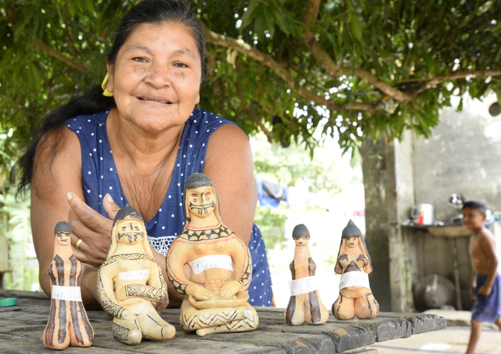 Seds visita aldeias tapuia, em Rubiataba, e karajá, em Aruanã