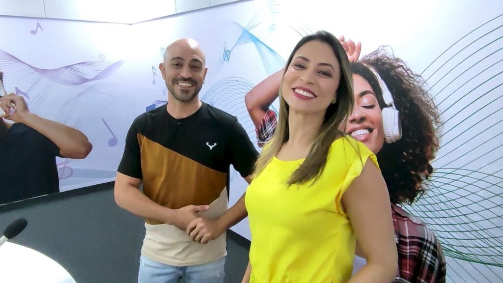 TBC+ NOVOS APRESENTADORES 1A