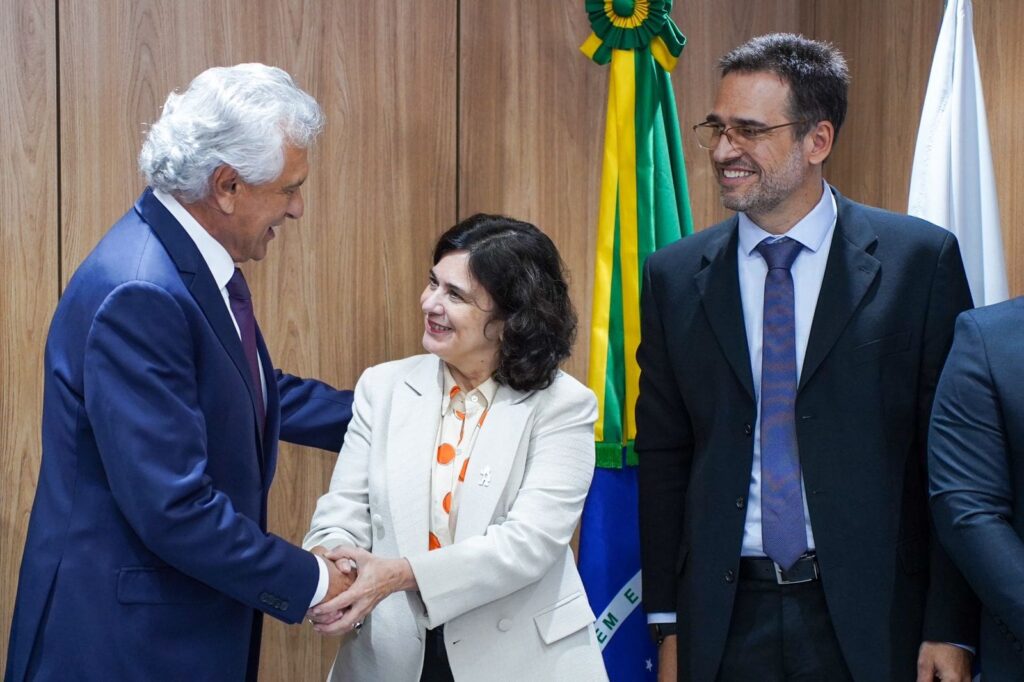 Caiado em reunião com ministra para tratar da saúde em Goiás