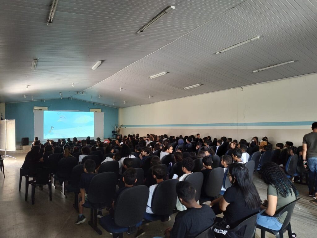 Sessão de filme do projeto Cine Goiás Itinerante