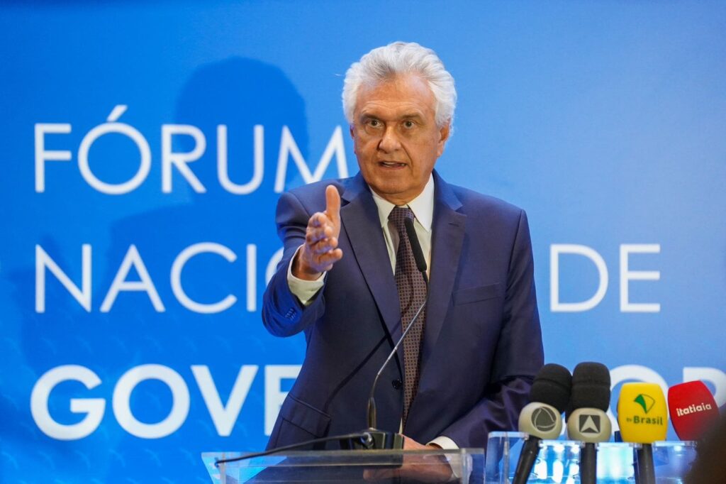 Reforma Tributária https://agenciacoradenoticias.go.gov.br/82056-governador-anuncia-novas-medidas-em-secretarias-e-empossa-novos-titulares Para futuro texto da Reforma Tributária, Caiado insiste em clareza