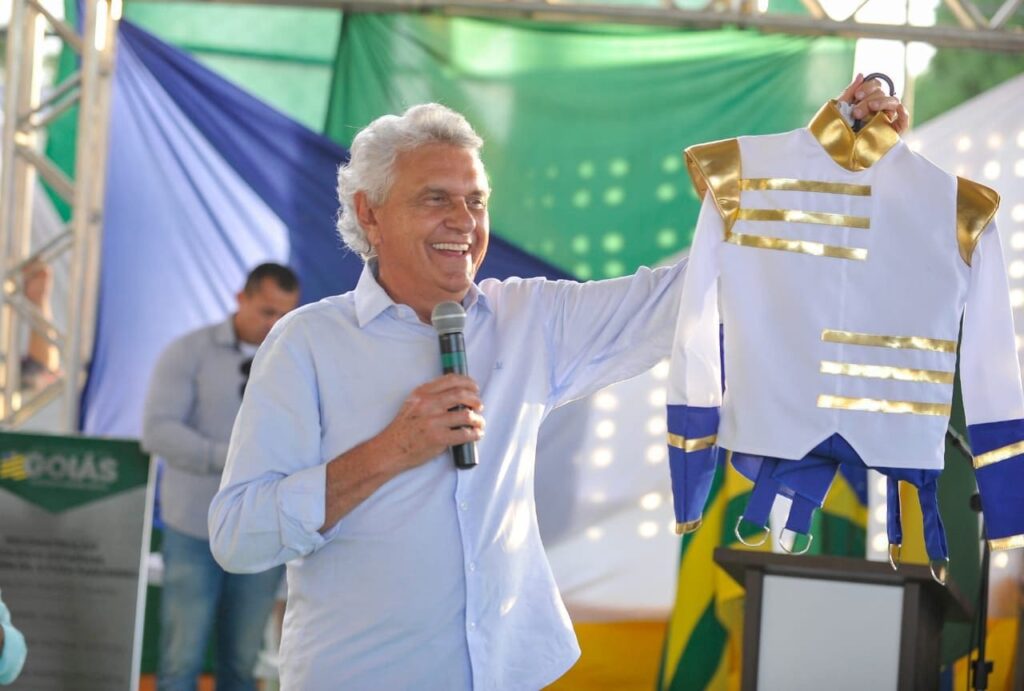 Caiado inaugura Escola Padrão Século XXI em Teresina de Goiás