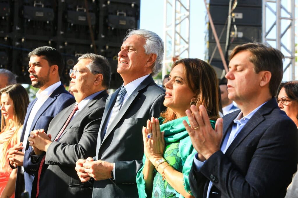 Caiado entrega o título de Capital da Fé a Trindade no encerramento da romaria