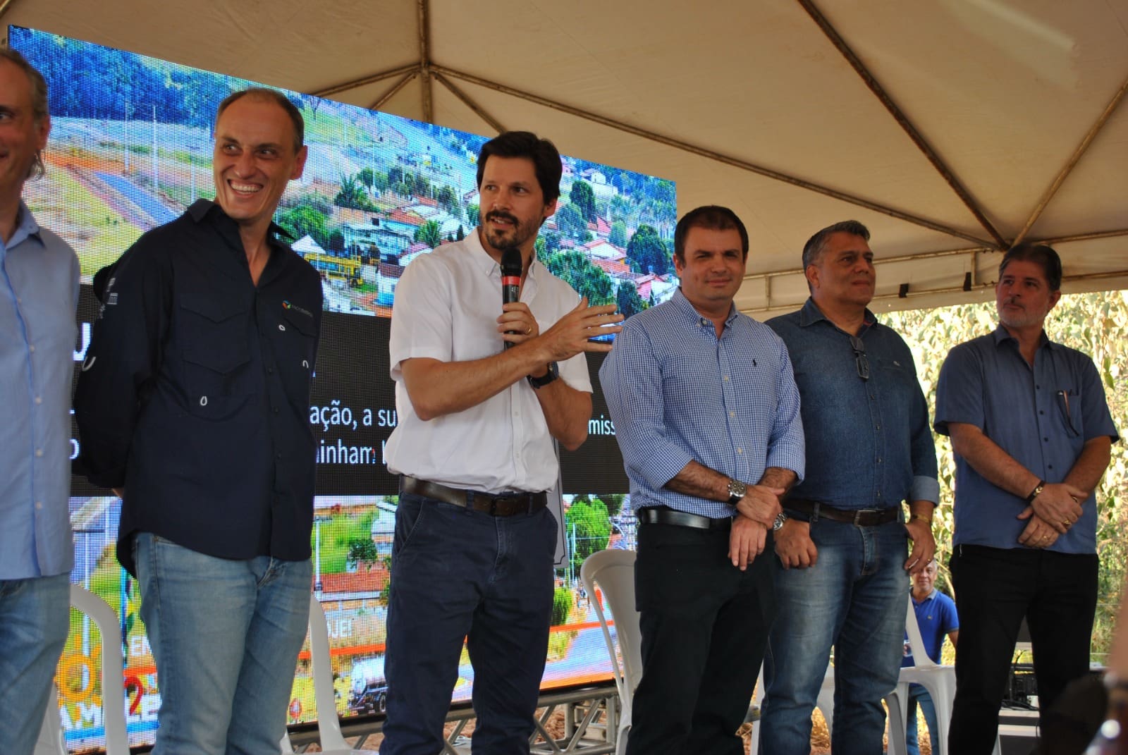 Estado inaugura 1ª usina híbrida de geração de energia elétrica 