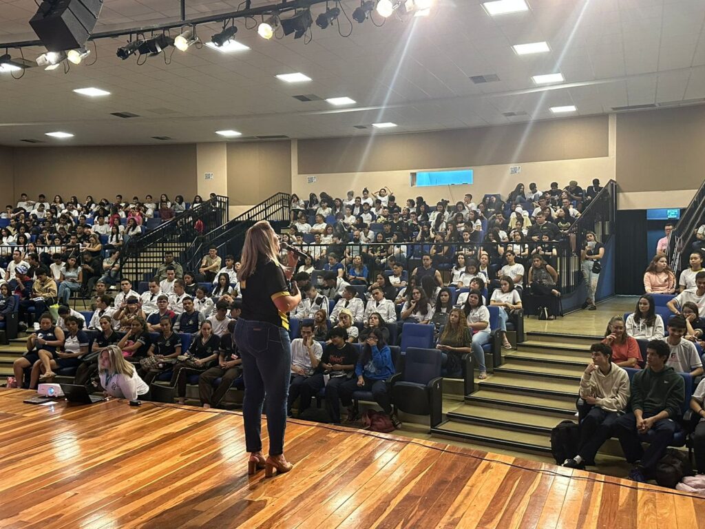 Alunos nos aulões preparatórios do Bem no Enem