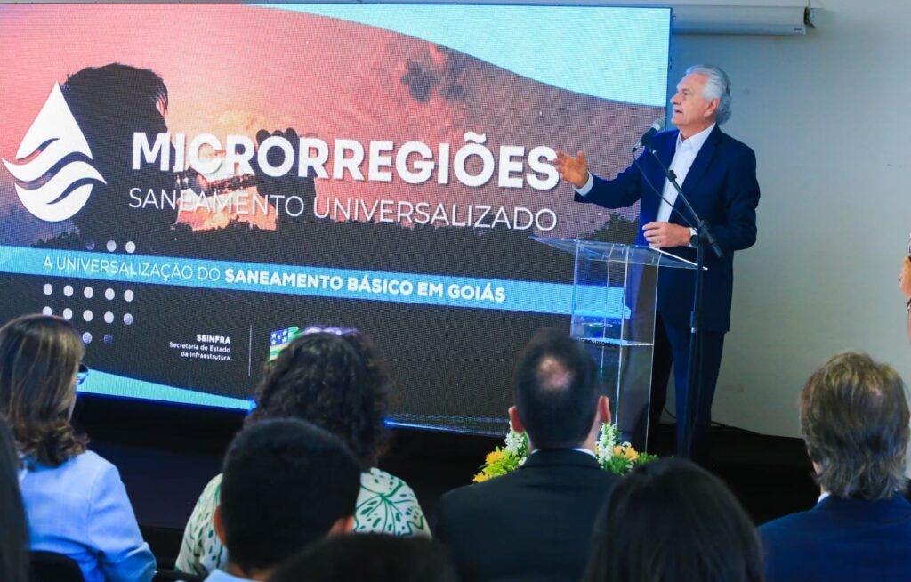 Governador em evento de criação das Microrregiões de Saneamento Básico