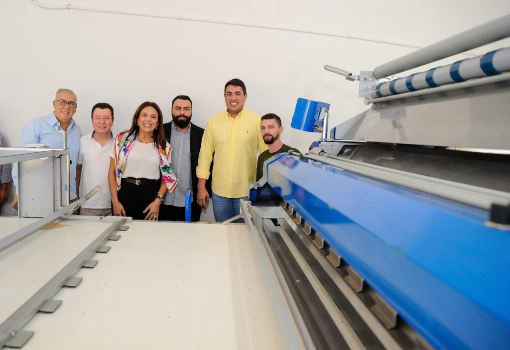 Gracinha Caiado inaugura reforma de Cotec e entrega cartões sociais em Jaraguá