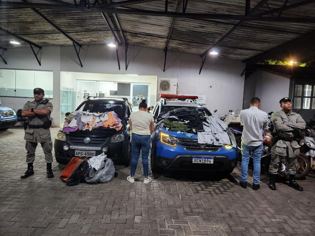 PM prende grupo que furtava roupas em shopping