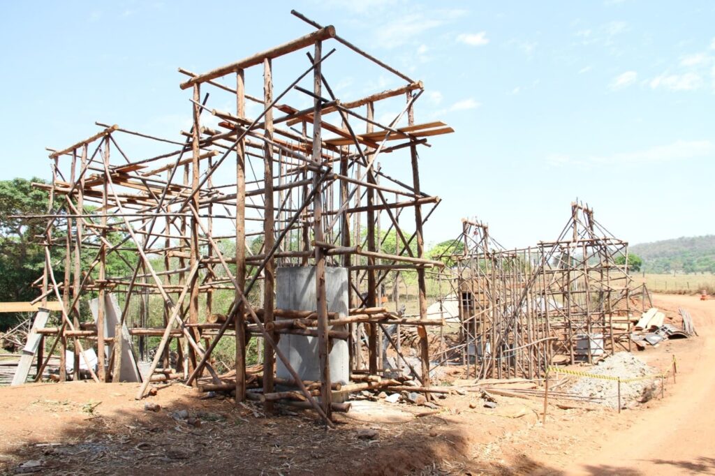 Obra da ponte sobre o rio São Manuel