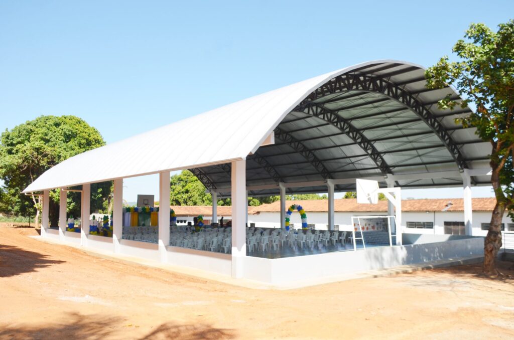 Quadra do Colégio de Água Limpa