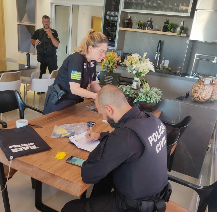 Operação cumpre 30 mandados judiciais e bloqueia R$ 115 milhões