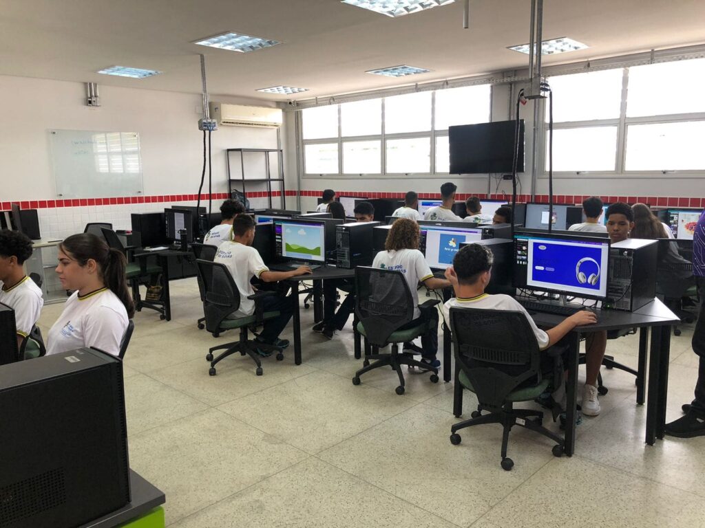 Programa de Educação Profissional e Tecnológica amplia acesso a profissões do futuro