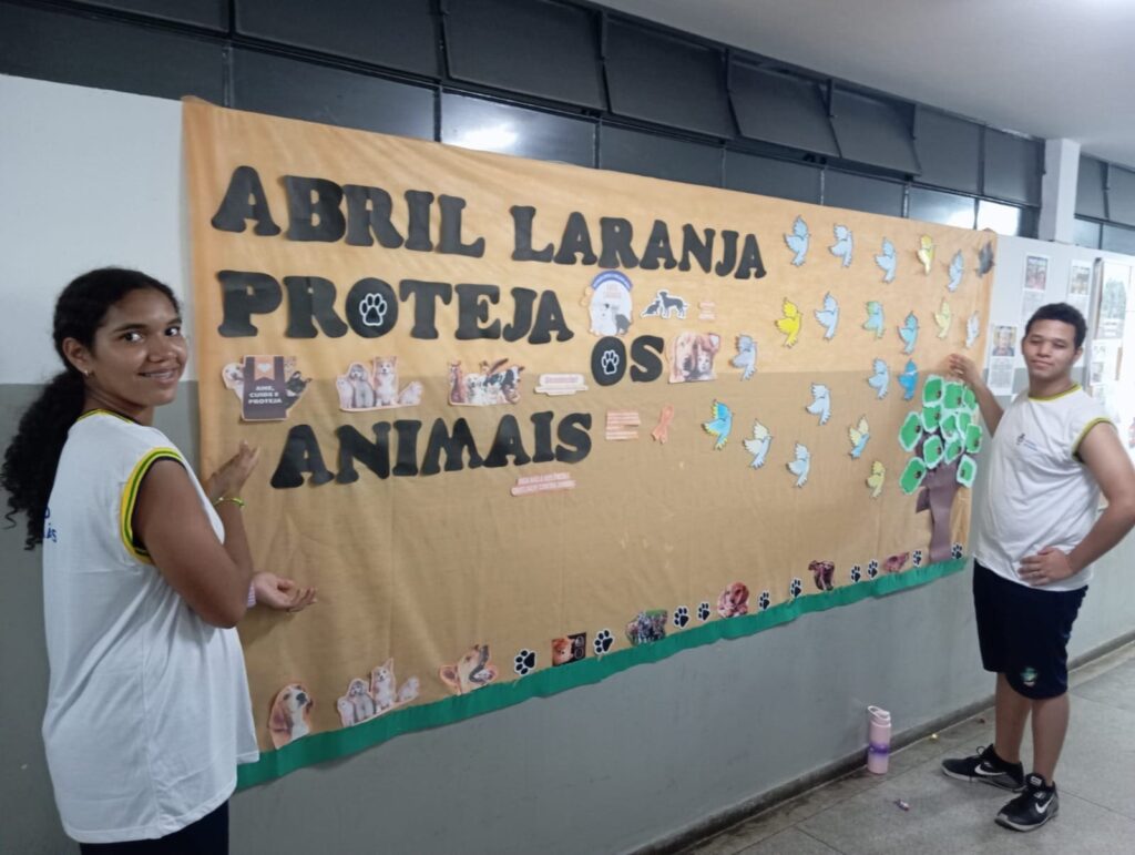 Abril Laranja nas Escolas