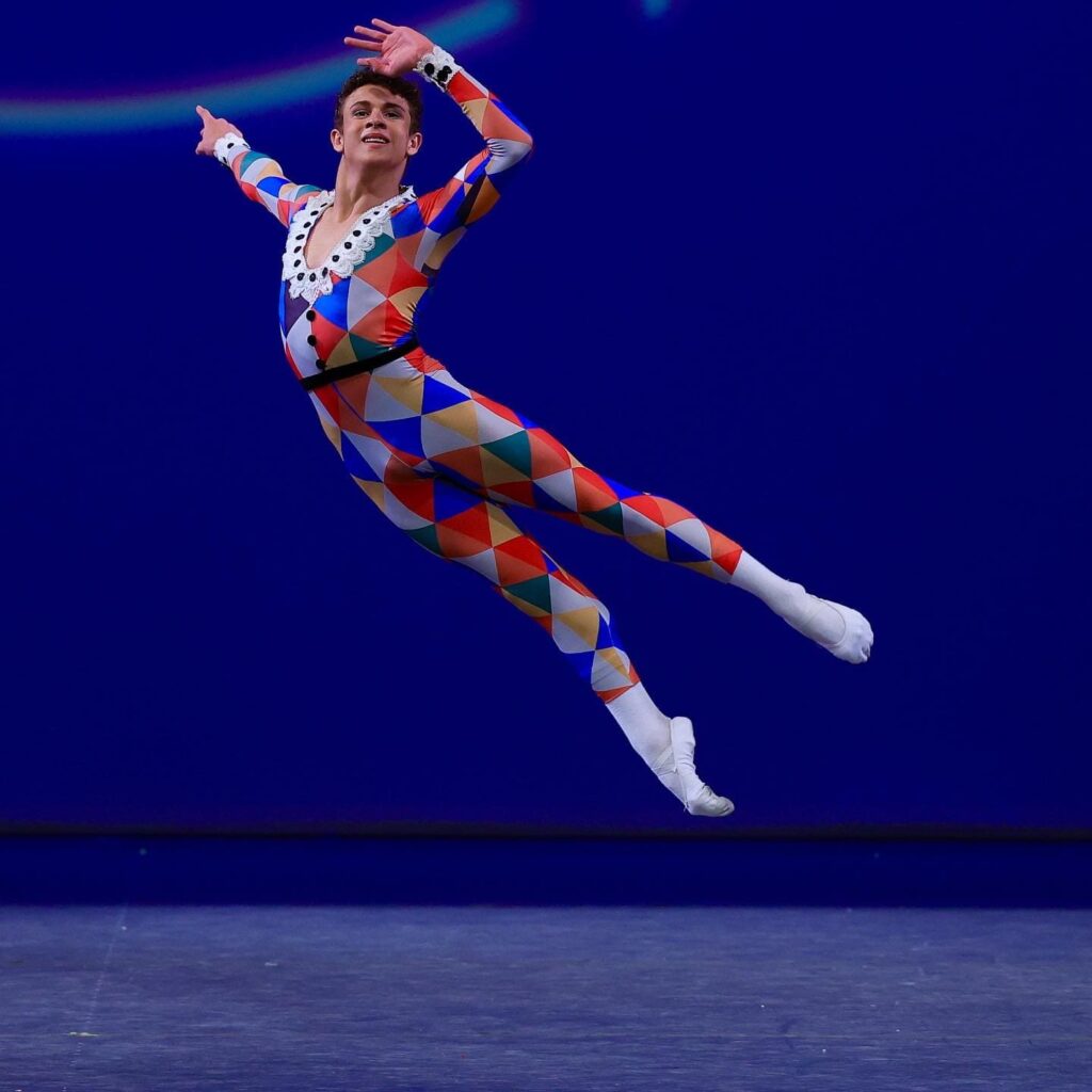 Bailarino João Pedro do Basileu França