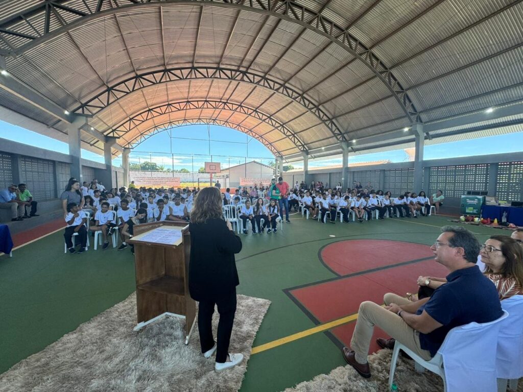 Entrega da quadra coberta do Cepi Americano do Brasil