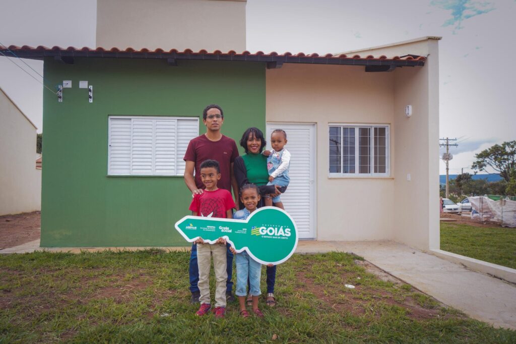 Família beneficiada com casas a custo zero em Alto Paraíso
