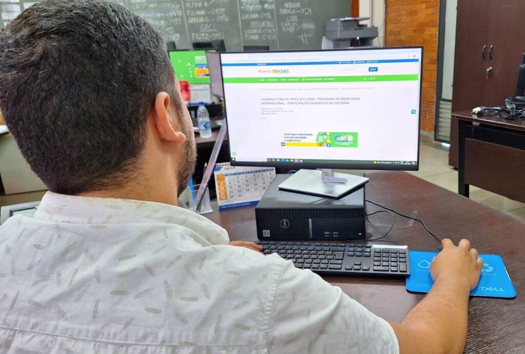 Edital da Fapeg na tela do computador