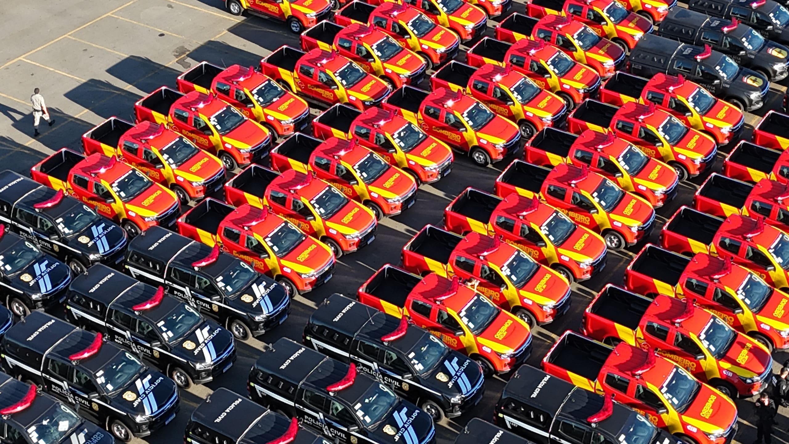 Caiado entrega 3.061 viaturas zero km para as forças de segurança pública