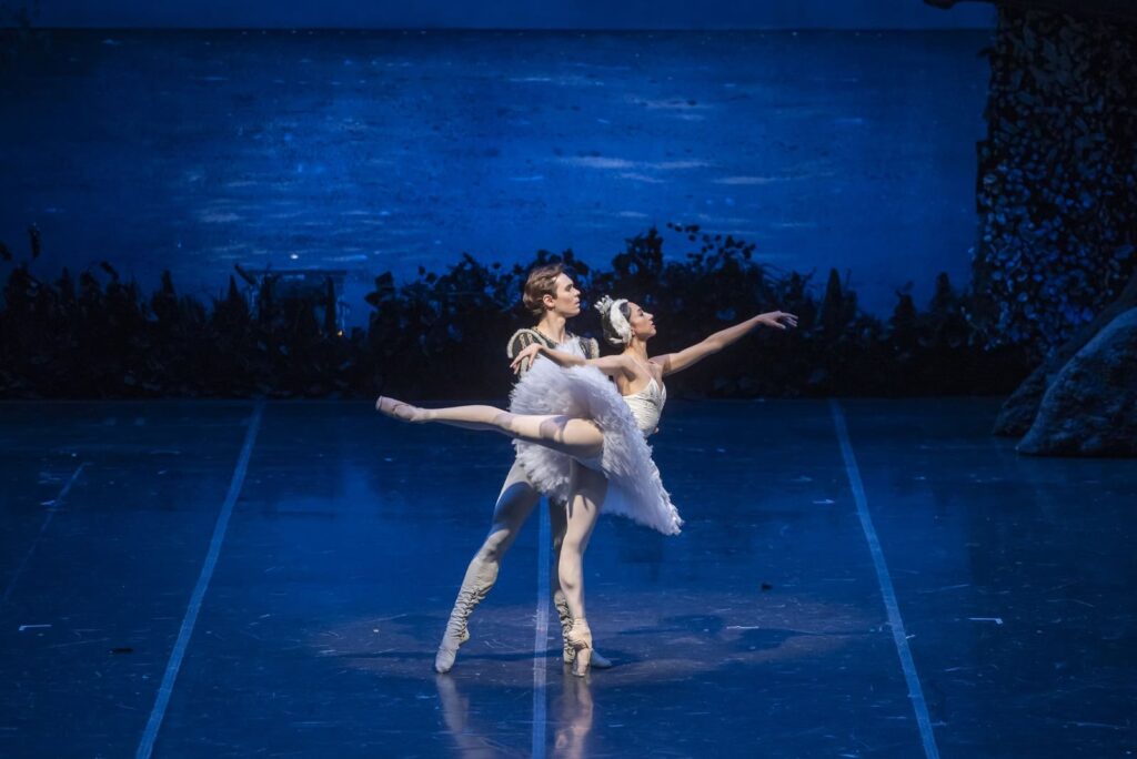 Basileu França apresenta “O Lago dos Cisnes”