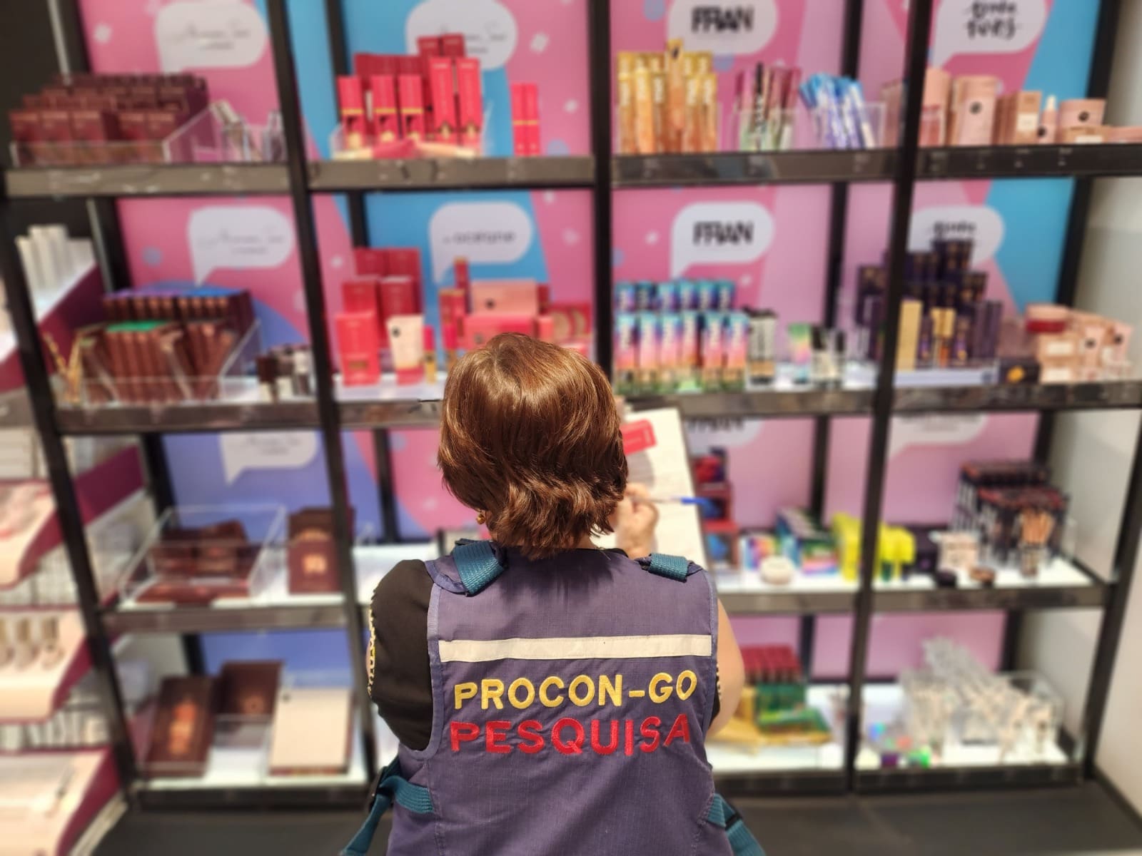 Dia das Mães: pesquisa do Procon aponta variação superior a 220% nos preços dos presentes