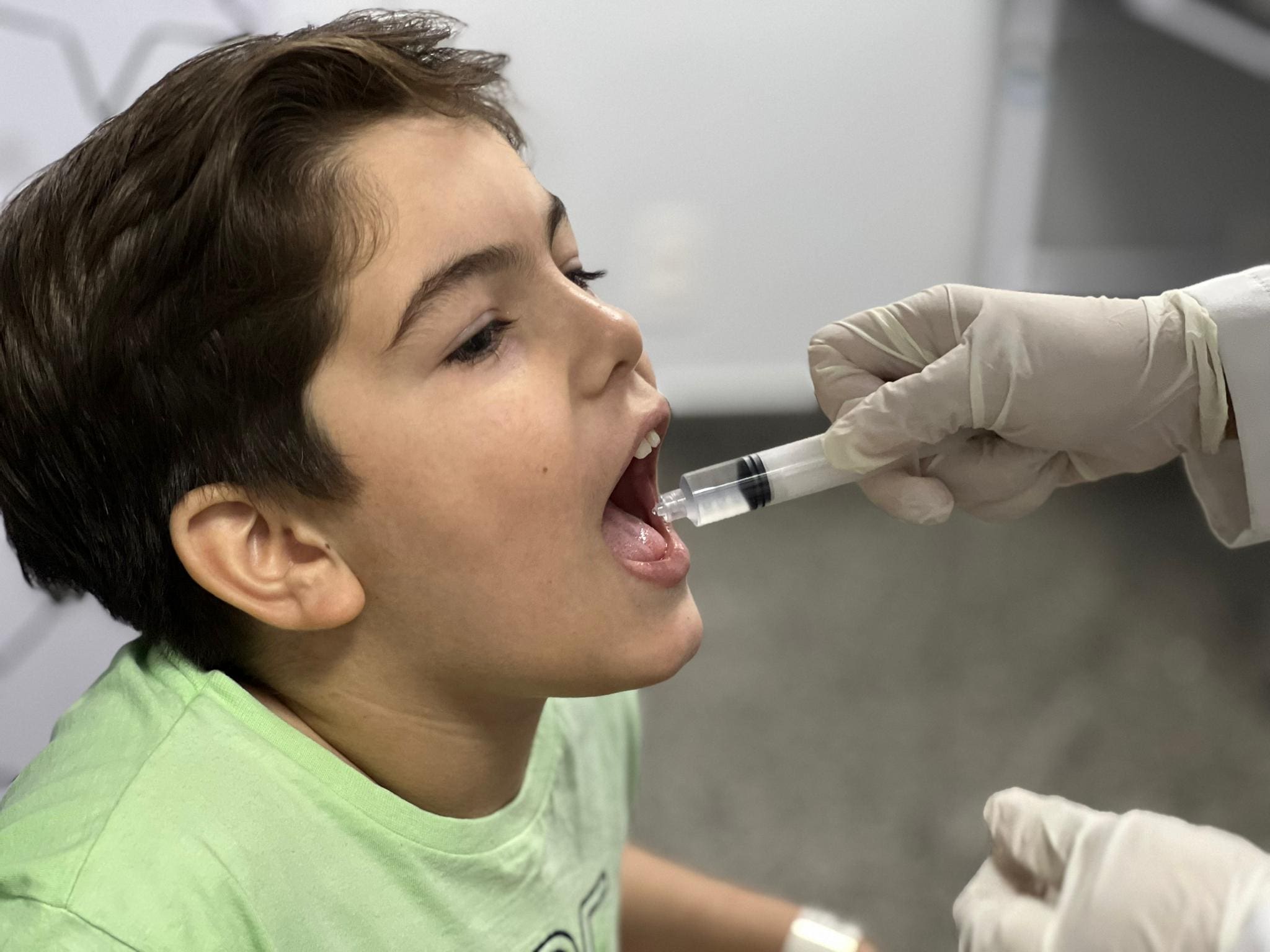 Pediatras do Hecad alertam pais para uso seguro de medicamentos em crianças