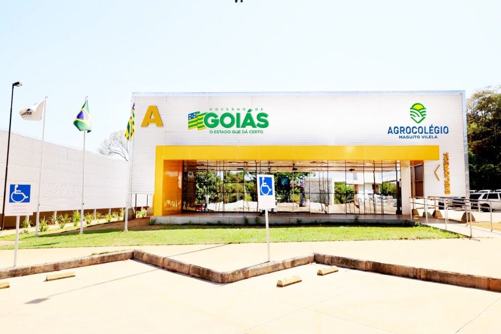 Fachada do Agrocolégio