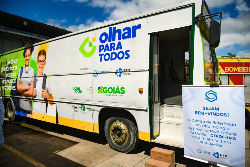 Unidade móvel do programa Olhar para Todos