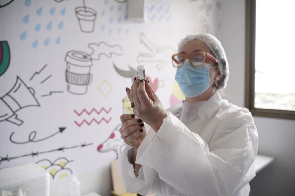 APLICAÇÃO DE VACINA