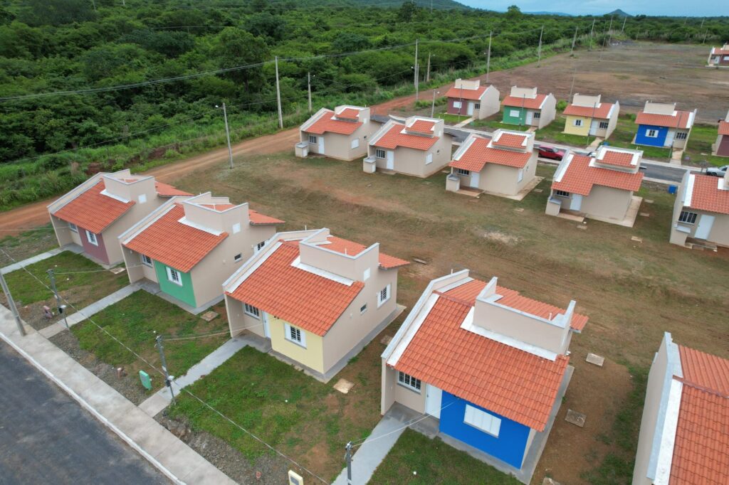 Ordens de Serviço vão garantir novas 3,2 mil casas a custo zero em 64 municípios