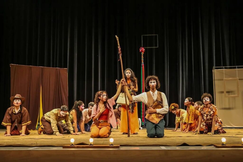 Cia de teatro do Basileu França