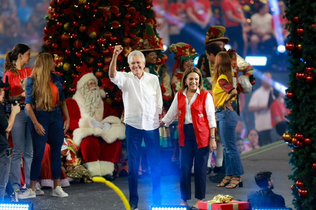 Distribuição de brinquedos do Natal do Bem no Goiânia Arena (Foto: Secom)