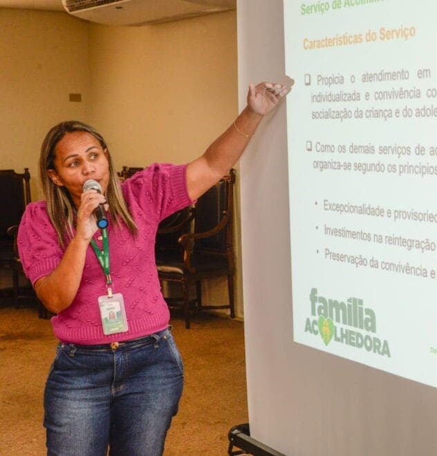 Seds planeja ações do programa Família Acolhedora com municípios
