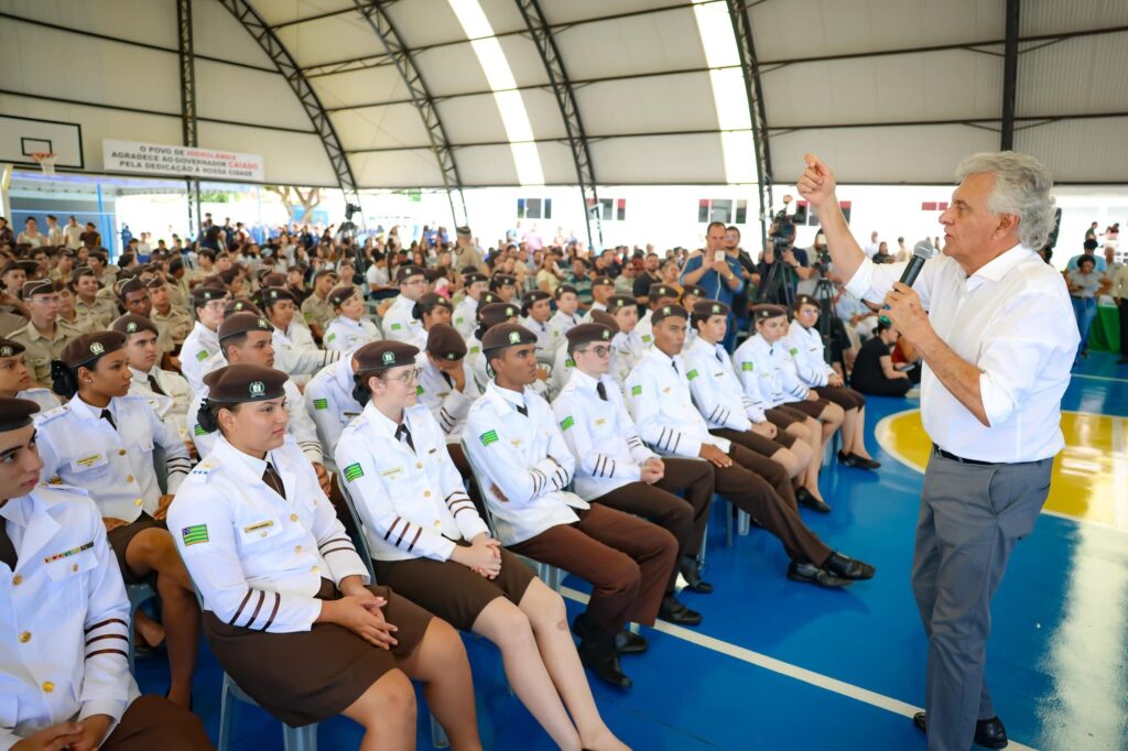 Colégios da Polícia Militar em Aparecida e Hidrolândia são reformados