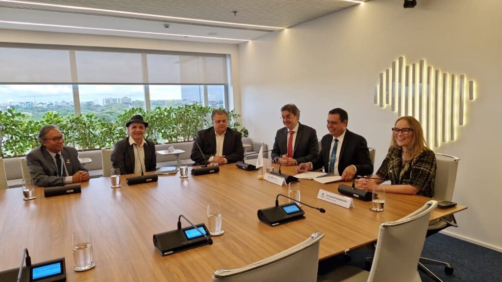 Parceria busca ofertar disciplina ‘Educação Fiscal’ no Ensino Médio