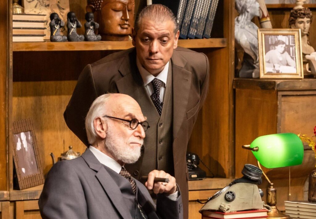 Teatro Goiânia apresenta “A Última Sessão de Freud”