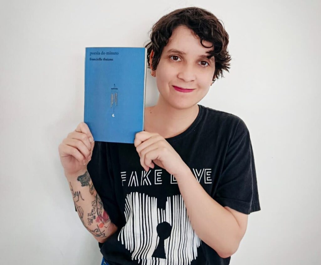 Vila Cultural Cora Coralina recebe lançamento do livro "Poesia do Minuto", de Francielle Thaiane